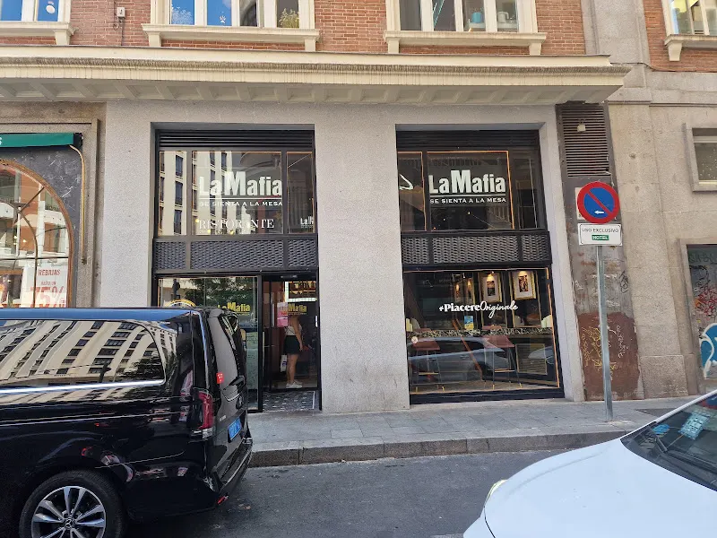 La Mafia se sienta a la mesa
