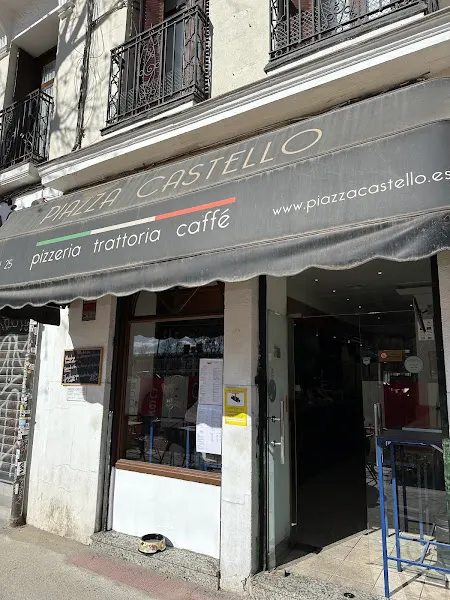 Piazza Castello - pizzeria, trattoria, bar - Restaurante italiano en Madrid - foto 2