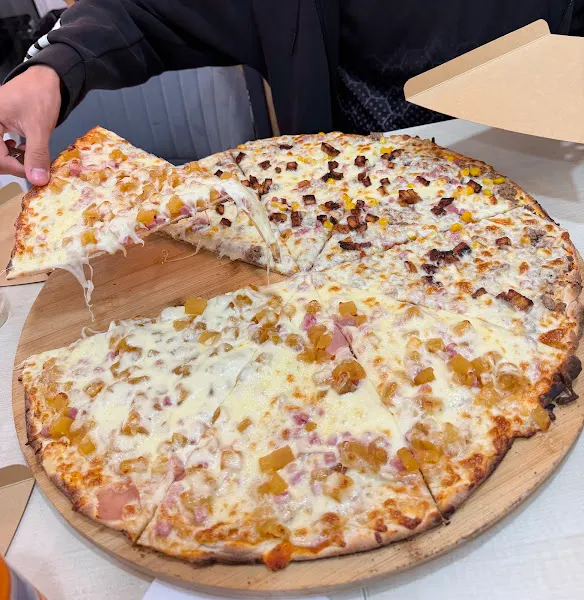 Maxi pizza - Pizzería en Madrid - foto 2