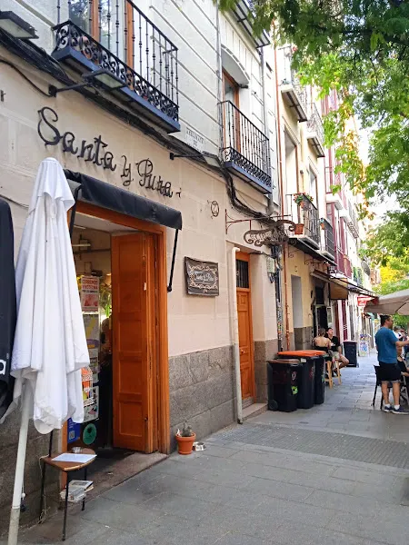 Santa y Pura