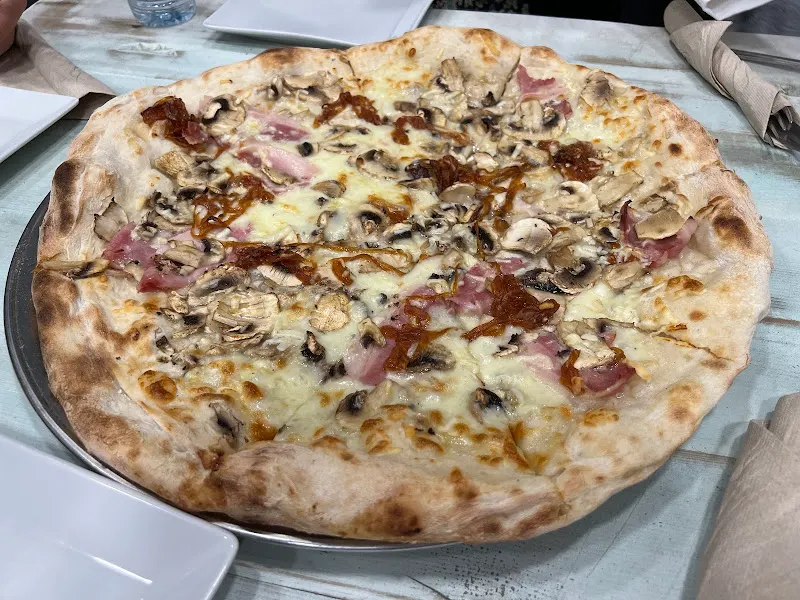 Pizza Napoli - Pizzería a domicilio en Madrid - foto 3