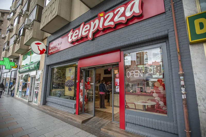 Telepizza Plaza Castilla - Comida a domicilio - Pizzería en Madrid - foto 3