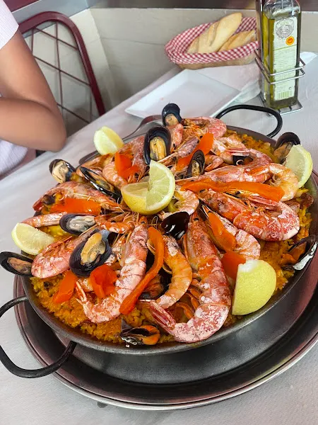 Cafetería Restaurante Dados