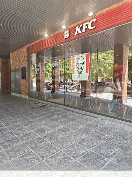 Restaurante KFC Las Rosas - Restaurante especializado en pollo en Coslada - foto 2