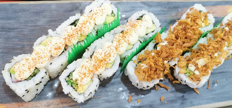 Lucky Dumpling & Sushi Las Rosas