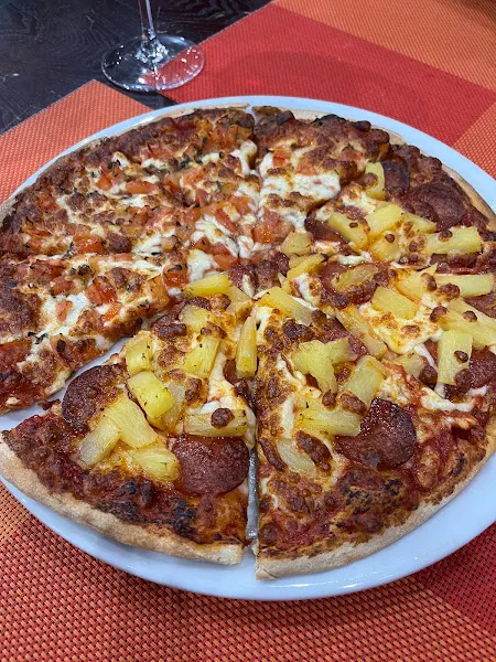 La Auténtica Mamma Mía Pizzeria