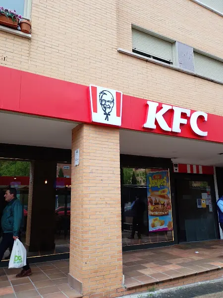 Restaurante KFC - Restaurante especializado en pollo en Madrid - foto 2