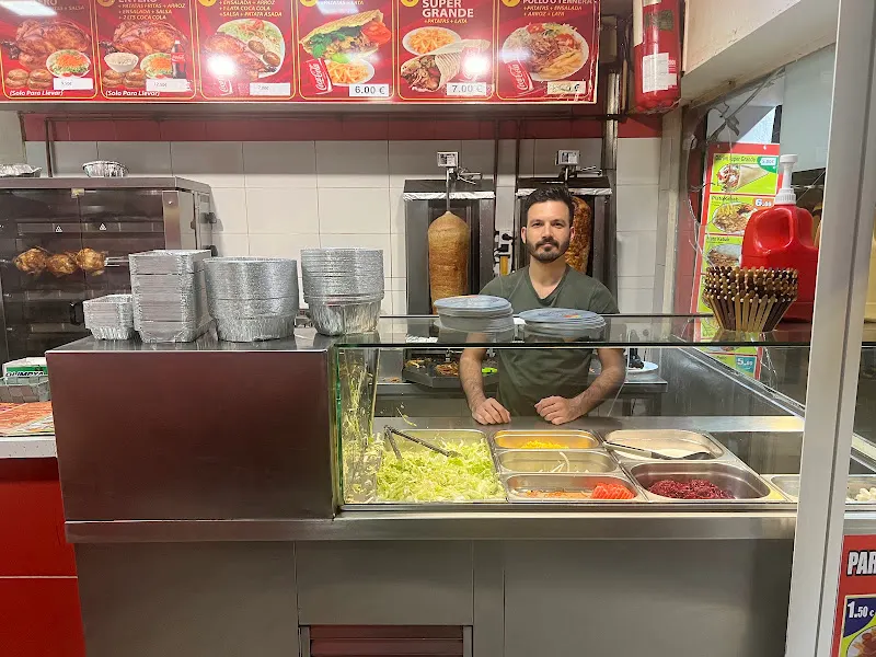 Rico Kebab Pizzeria - Pizzería en Hospitalet de Llobregat (L) - foto 2