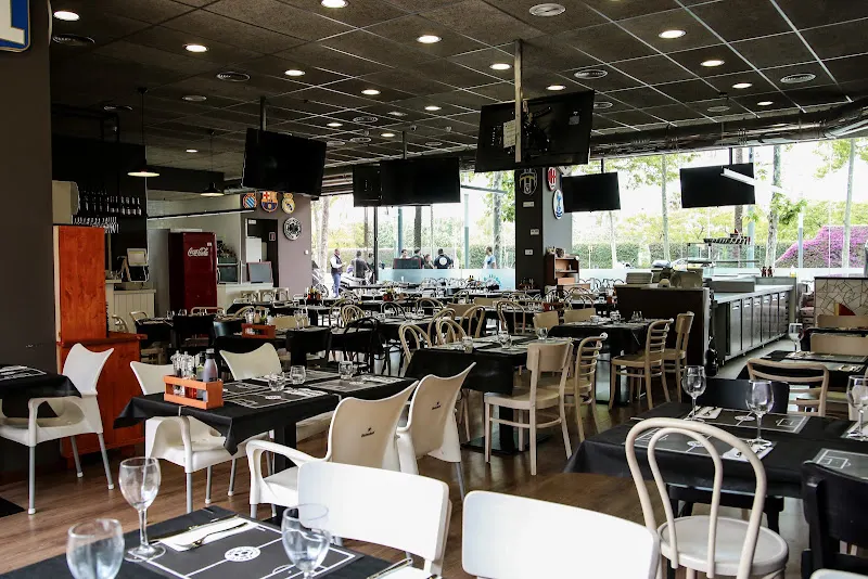 Sports Bar Italian Food - Restaurante italiano en Barcelona - foto 3