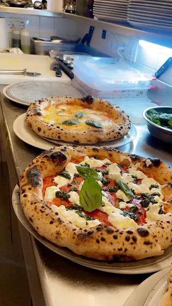 THE PIZZA HOUSE (Pizzería y Restaurante)