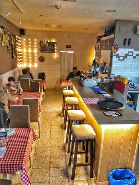 Pizzeria Pomodoro E Basilico - Pizzería en Madrid - foto 2