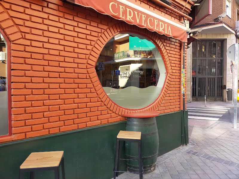 La Esquina De Vinaroz - Taberna en Madrid - foto 2