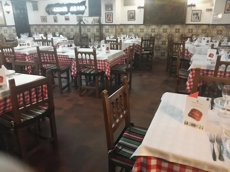Mesón Restaurante EL SEGOVIANO - Restaurante de cocina castellana en Madrid - foto 2
