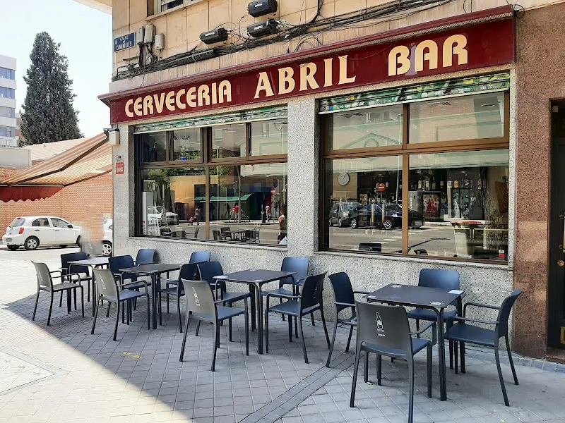 Bar Abril en Conde de Casal - Bar en Madrid - foto 2