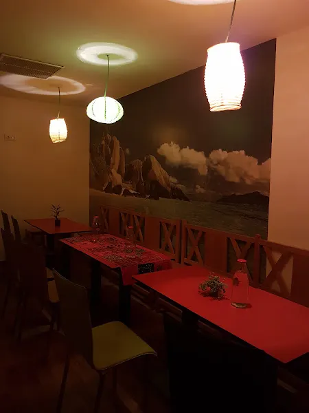 Megha Halal cuisine - Restaurante en Madrid - foto 2