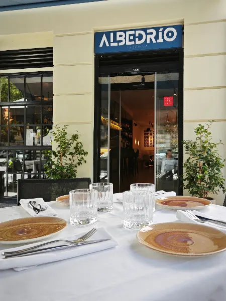 Albedrío. Un poco de aquí y de allá. La taberna viajera del grupo Triana. - Restaurante en Madrid - foto 2