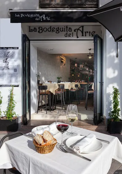 La Bodeguita del Arte Retiro - Restaurante en Madrid - foto 2