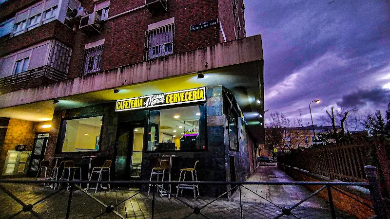 Casa Mónica (Moratalaz) - Madrid