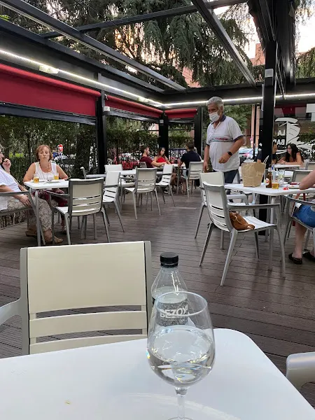 Restaurante La Barca en Hortaleza - Bar en Madrid - foto 2