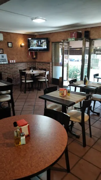 Cafetería Restaurante Stop - Restaurante en Madrid - foto 2