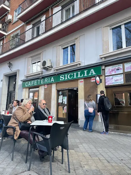 Cafetería Sicilia - Bar en Madrid - foto 2