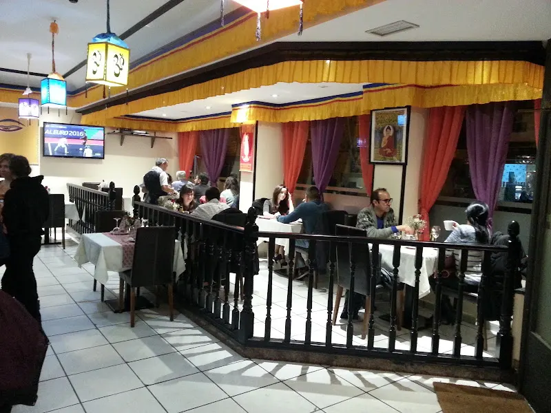 Restaurante Everest Tandoori - Restaurante nepalí en Madrid - foto 2