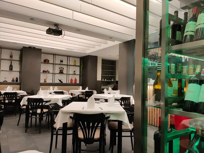 Rafa Cafetería Restaurante - Marisquería en Madrid - foto 2
