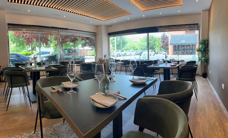 Restaurante "Divino Tinto"