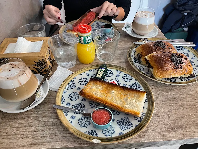 Caprichos Coffee & Bakery
