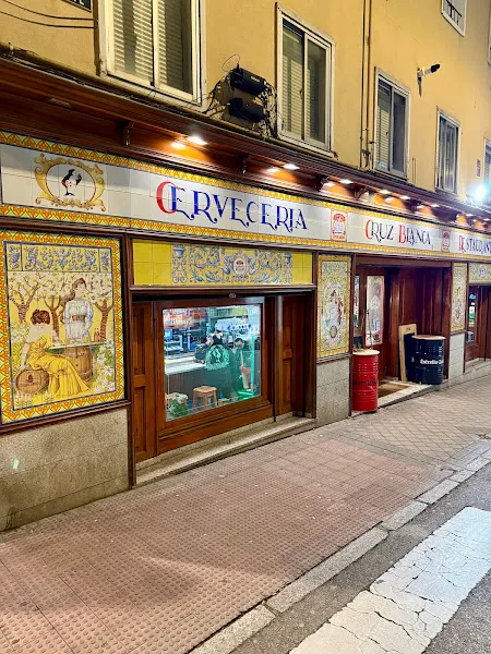 Cruz Blanca de Vallecas - Bar de tapas en Madrid - foto 2