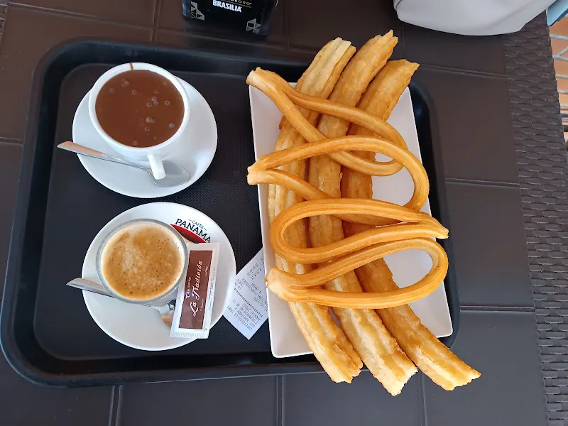 Churrería Cafetería La Tradición - Churrería en Madrid - foto 2