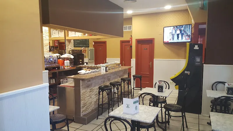 Churrería Cafetería La Tradición - Churrería en Madrid - foto 3