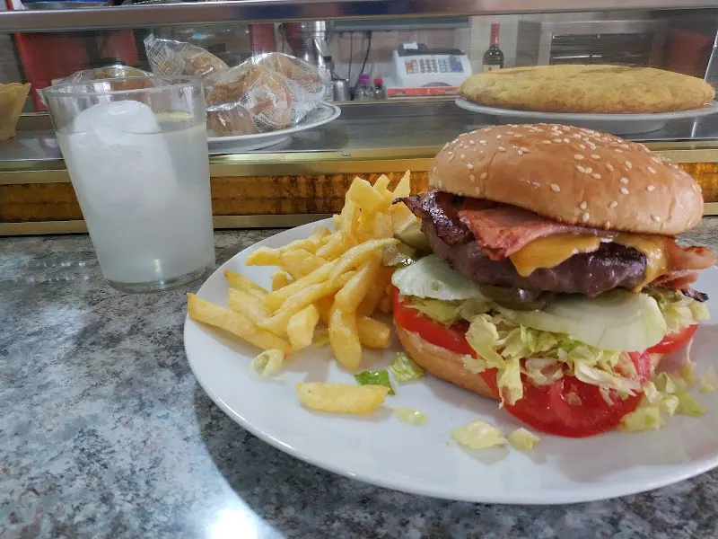 Mesón Jamonería La Armuña