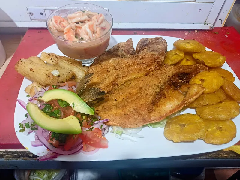 Bar Ecuatoriano Sabor 100% Latino 1