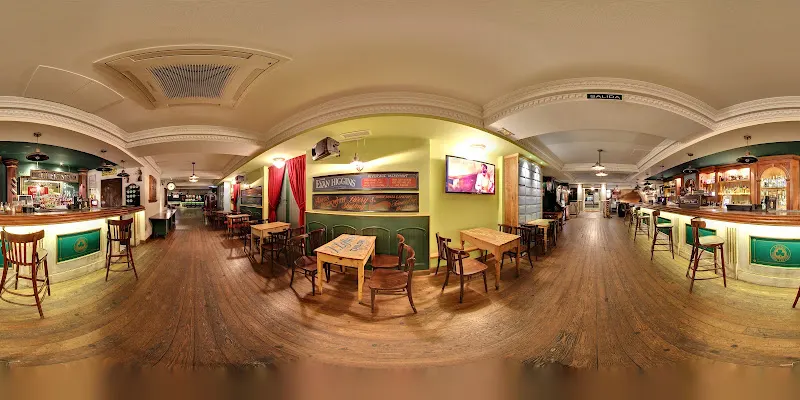 Moma Irish Tavern