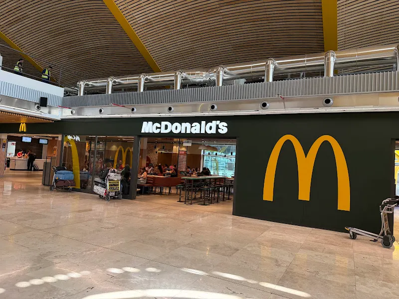 McDonald's - Restaurante de comida rápida en Madrid - foto 2