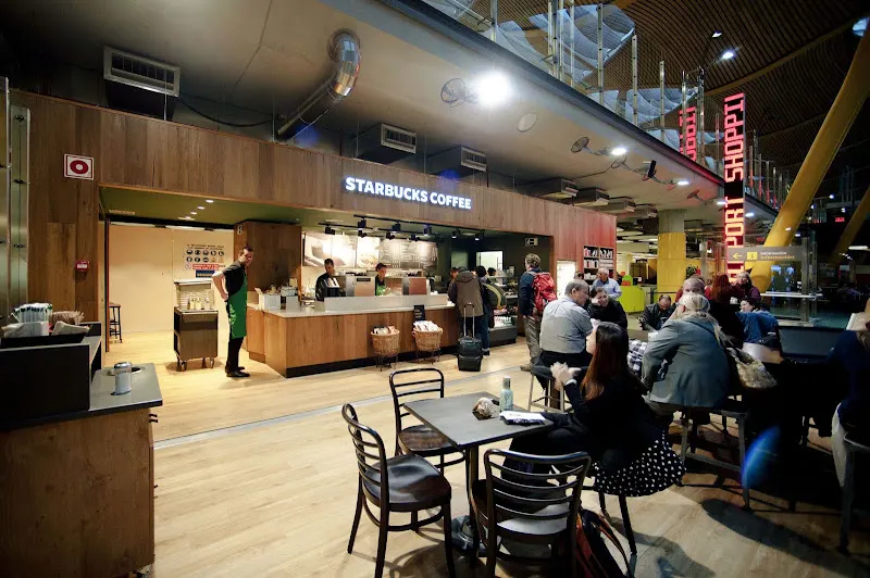 Starbucks - Cafetería en Madrid - foto 3