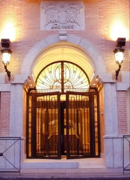 Hotel Don Luis - Alojamiento en interiores en Madrid - foto 2