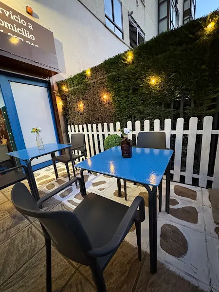 Mykonos Greek Street Food - Restaurante griego en Madrid - foto 2