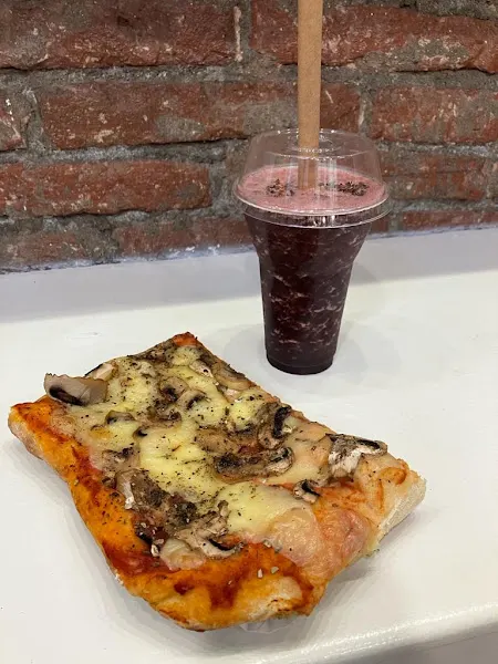 Violeta's Snack Bar (Pizzas & Smoothies)