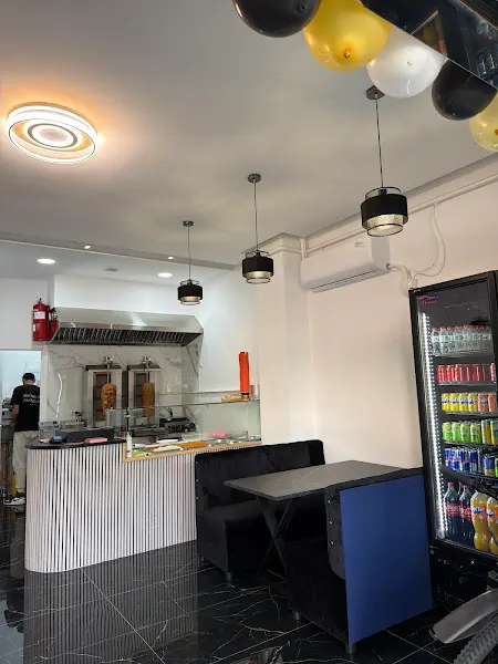 DONER KEBAB Y PIZZERÍA - Restaurante especializado en döner kebab en Barcelona - foto 2