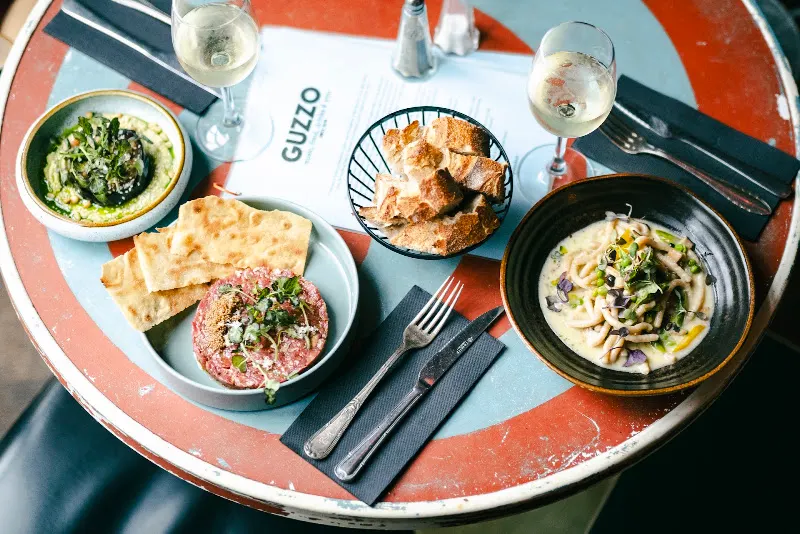 GUZZO I Restaurante Born