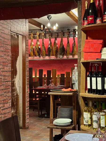 Jamón y Vino - Restaurante de cocina española en Barcelona - foto 2