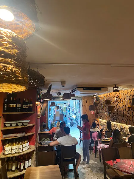 Jamón y Vino - Restaurante de cocina española en Barcelona - foto 3