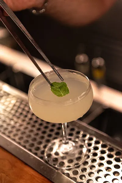 la textil collective / 303 audiophile bar