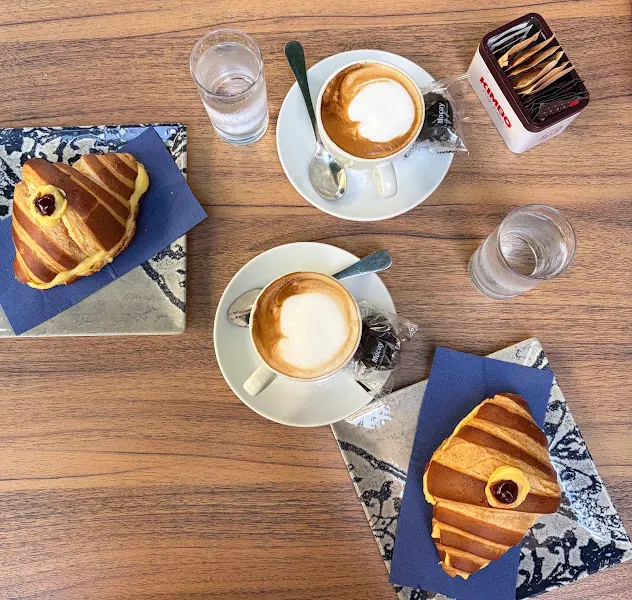 Na Tazzulella e Café