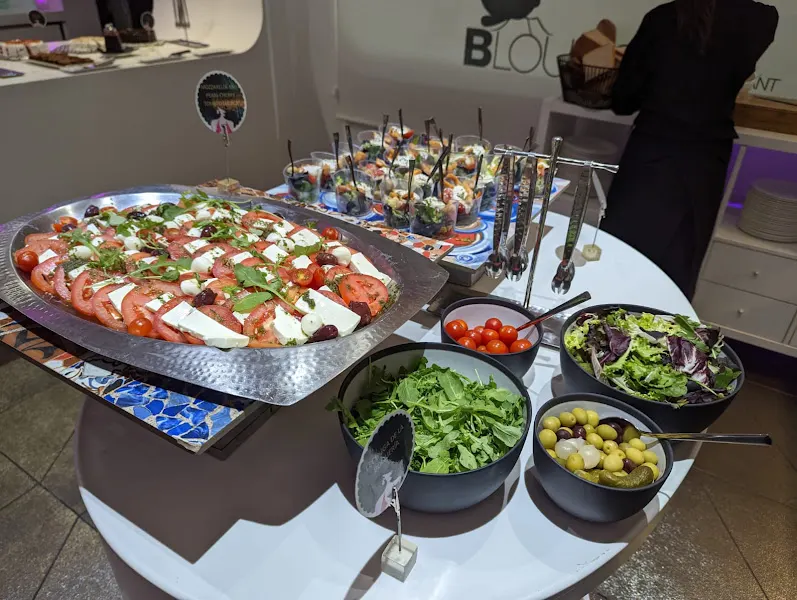 B Lounge
