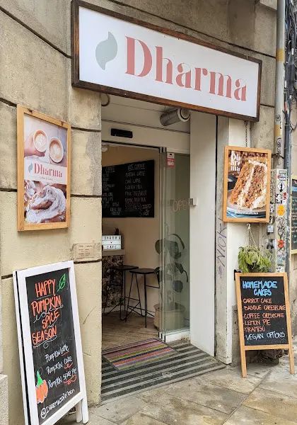 Dharma Cafe - Cafetería en Barcelona - foto 2