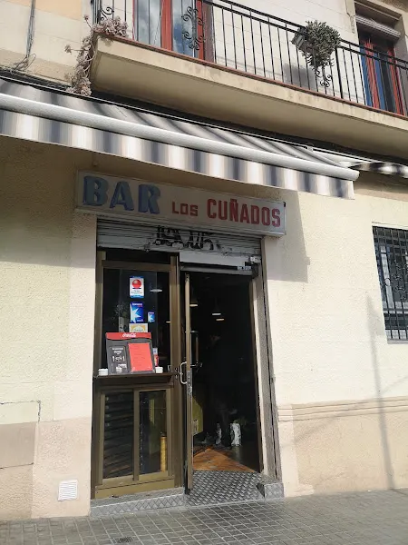 Bar Los Cuñados - Bar de tapas en Barcelona - foto 2
