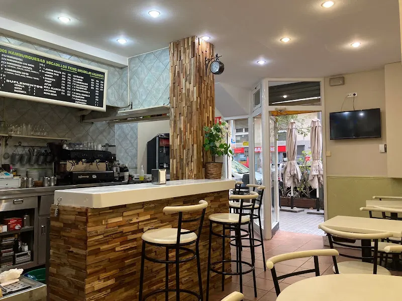 El Cafè de Tots - Bar de tapas en Barcelona - foto 2